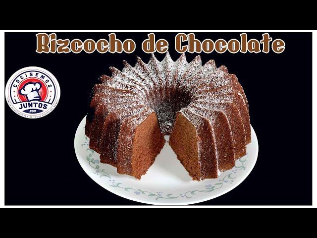 Esponjoso y delicioso bizcocho de chocolate.  Postre