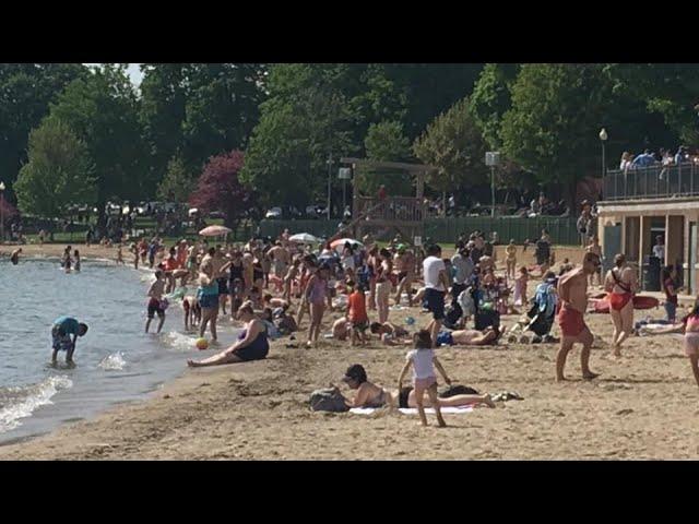 Thousands pack Lake Geneva, Wisconsin Beach Memorial Day weekend