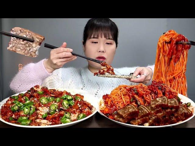 Seasoned oysters, bibimbap, noodles, mukbang.