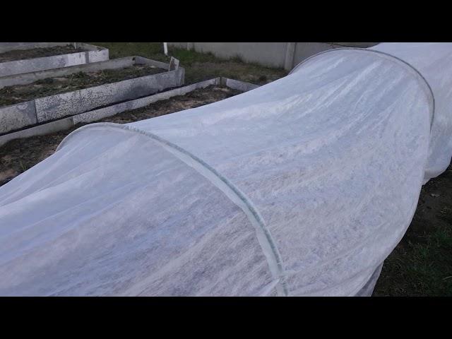 КАК ЛЕГКО ФИКСИРОВАТЬ НА ДУГАХ УКРЫВНОЙ МАТЕРИАЛ)))