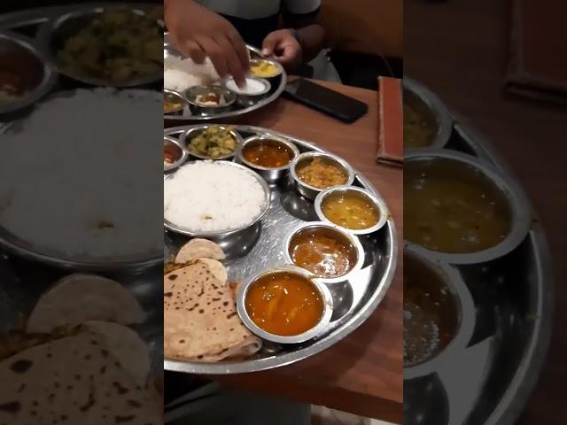 A sumptuous South Indian Thali @ Sai Sagar Food Court, Shiridi #petpujafoodandtravel #saibaba