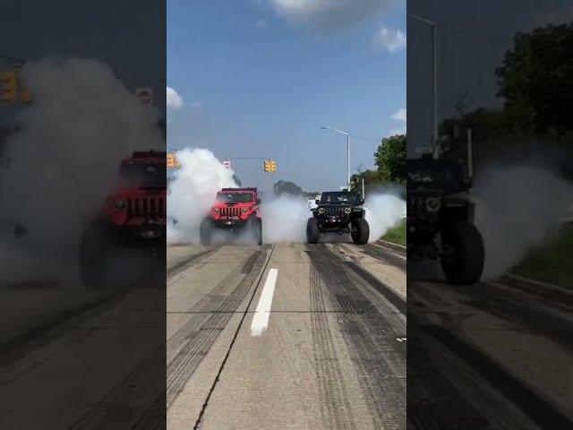 Jeep Monster Trucks Burnout Race #shorts #monstertruck #monsterjam #Jeep #burnout #monstertruckmad