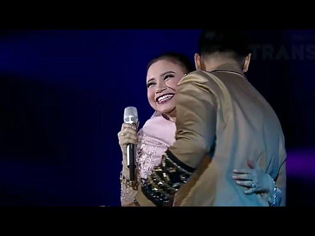 ROSSA Ft. AFGAN - Kamu Yang Ku Tunggu || Konser The Journey of Dazzling  21 Years