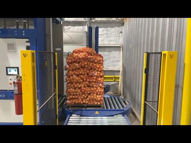 VPM-8 - Verbruggen Palletizer - Stacking bags filled with onions