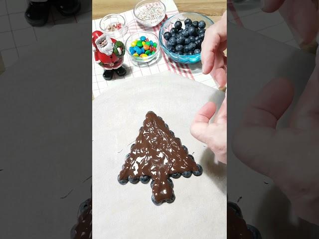 Albero di Natale di cioccolato e mirtilli super golosità