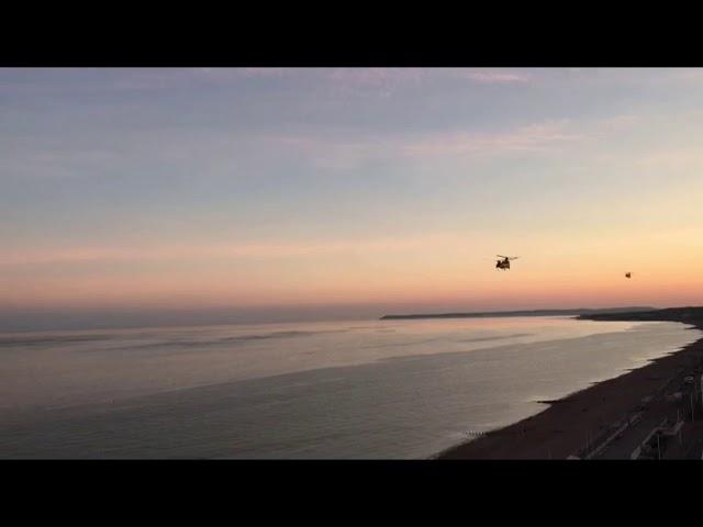 Boeing CH-47 Crazy Chinook Low Fly Pass over Hastings Seafront