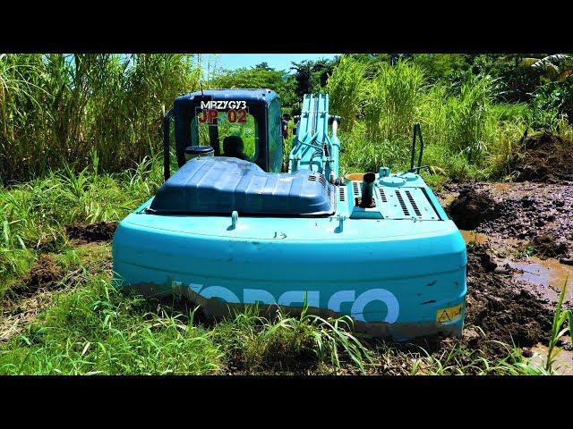 Excavator Bogged Stuck In Mud Heavy Recovery Kobelco SK200 10