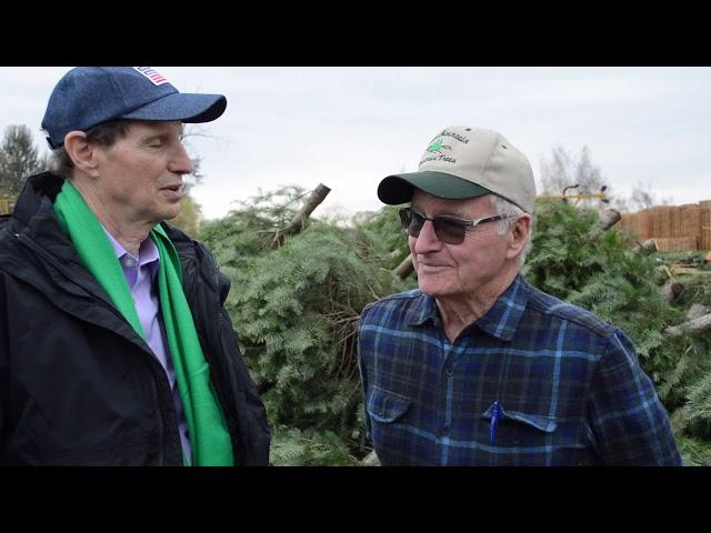 Senator Wyden Visits Christmas Tree Farm in Sublimity