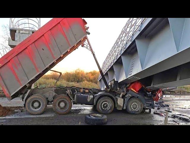 25 Idiots VS Truck !!! Dangerous Bulldozer & Truck Operation Skills - Excavator Disaster at Work