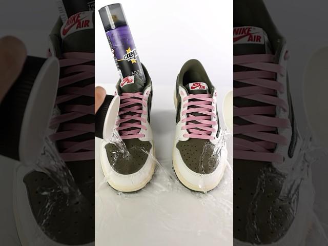 Watch how our Crep Protect Spray protects these Travis Scott ‘Medium Olives’  #TravisScott