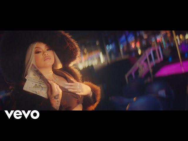 Latto - B*tch From Da Souf (Remix) (Official Video) ft. Saweetie & Trina