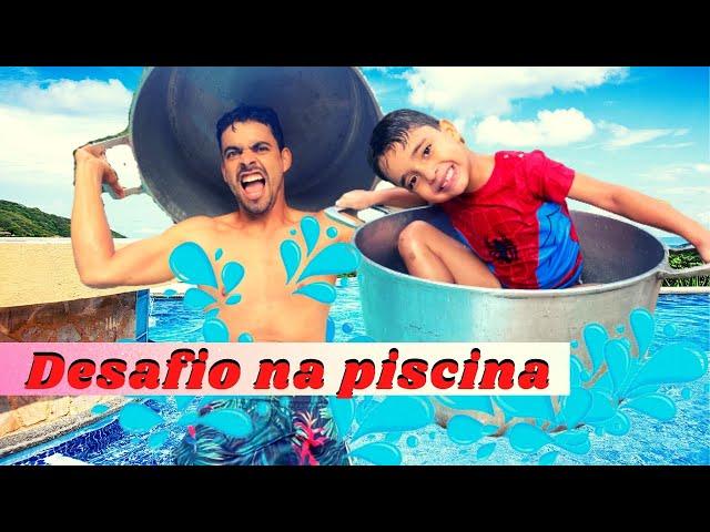 Brincadeira legal na piscina com Titina e Titisco-Panelas gigantes e diversão de crianças top 10