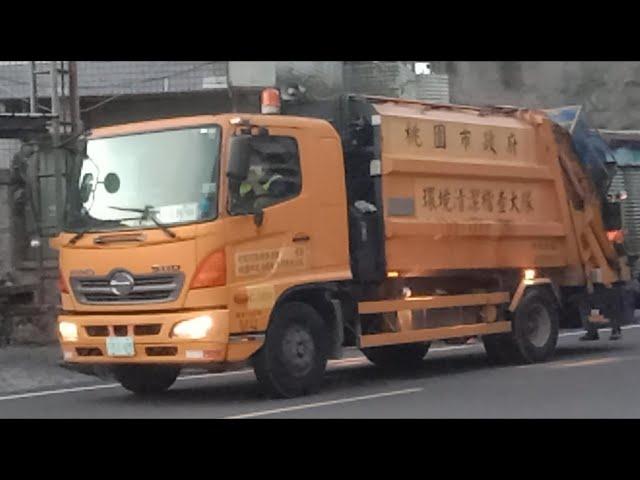 平鎮區隊垃圾車161-VM，資收車KEG-3500