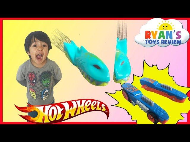 Hot Wheels Split Speeders Blade Raid Track Set Toy Cars Ryan ToysReview