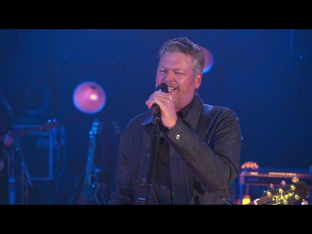 Blake Shelton - God's Country (Live in Los Angeles)