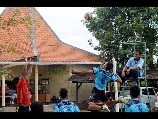 Smesh Keras Ade Kurniawan Memakan Korban | Deka VollyBall Lampung