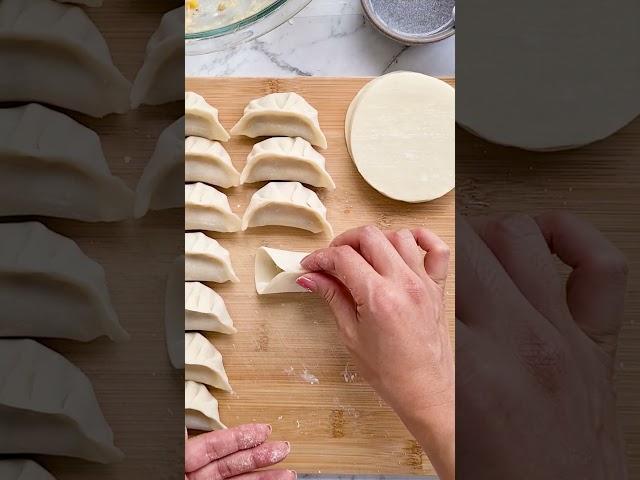 How to fold dumplings! #lunarnewyear #chinesefood