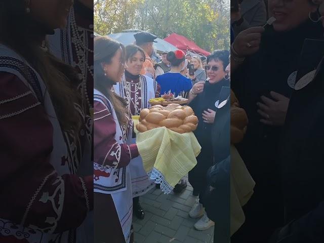 Гагаузы шумно и весело отмечают национальный праздник Касым