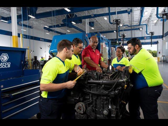 Republic Services Diesel Technician - A Day in the Life