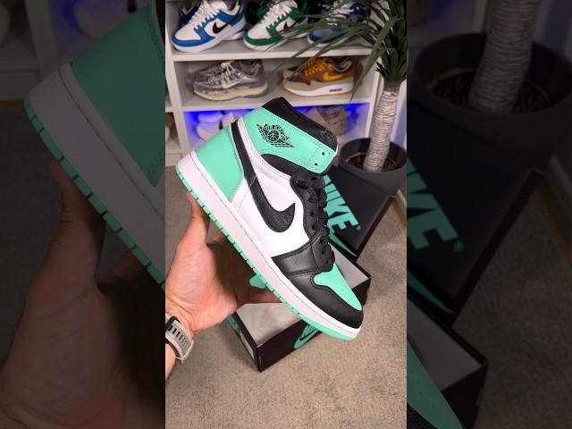 Air Jordan 1 High OG Green Glow