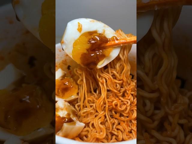 kimchi fried noodles with galbi sauce egg #asmr #koreanfood