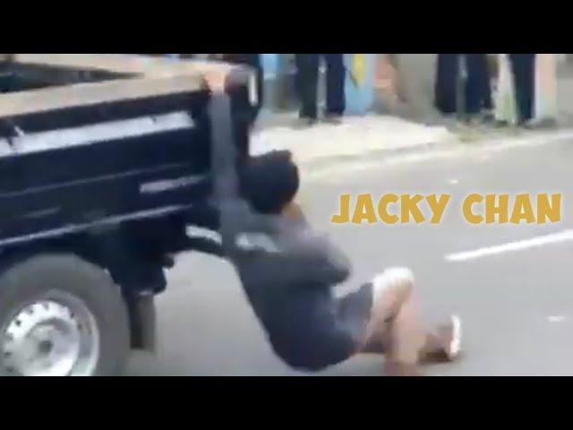 Viral....!! GIMAR.Penyanyi asal Paringin Kalsel yg menyanyi sambil akrobatik mirip Jacky Chan