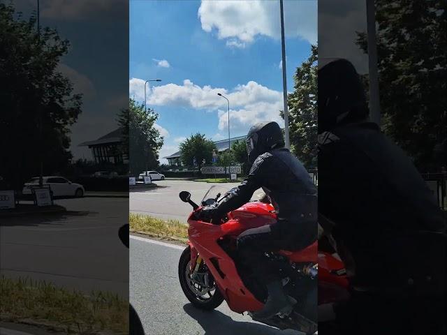 Riding my Ducati Supersport S #ducati #ducatisupersport #supersport #bikerlife #desmospecial #riding