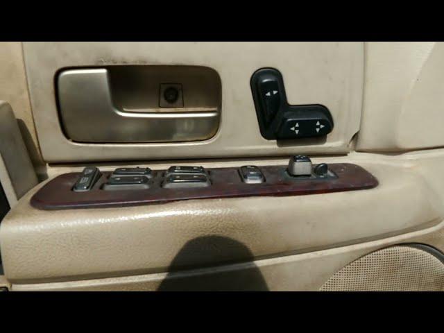 2005 Lincoln Continental Interior door handle Fix