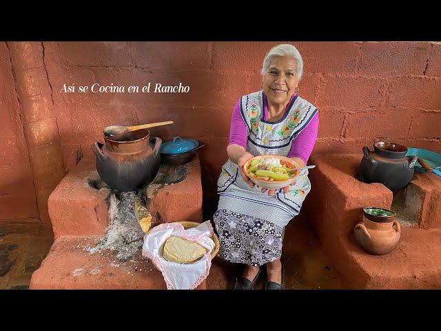 Aunque haga Calor Nos Comemos Bien Sabroso Este Caldito de Espinazo Verde Así se Cocina en el Rancho