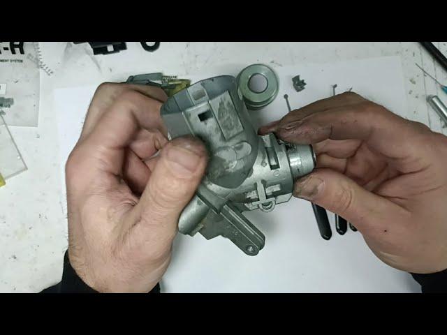 Mercedes Sprinter механический замок зажигания. Разборка.