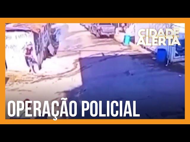 Complexo da Maré é alvo de operação policial e criminosos revidam com tiros e ônibus incendiados