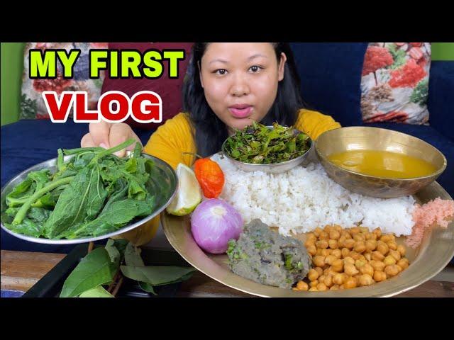 MY FIRST VLOG | WHAT I EAT IN A DAY