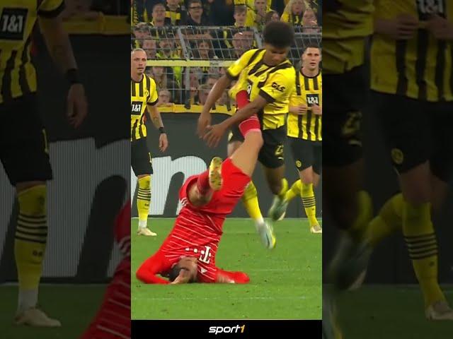 Ist das eine klare Tätlichkeit?  #shorts#bundesliga#fcbayern#borussiadortmund