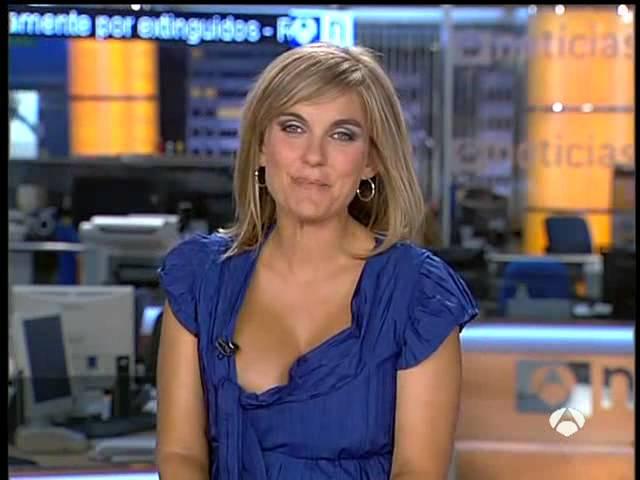 Pretty News Woman Wardrobe Malfunction