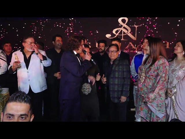 Sonu Nigam's 50th birthday #ep106 #bollywoodtadka #vickyvidyakavideo #sonunigam #sonunigamsongs