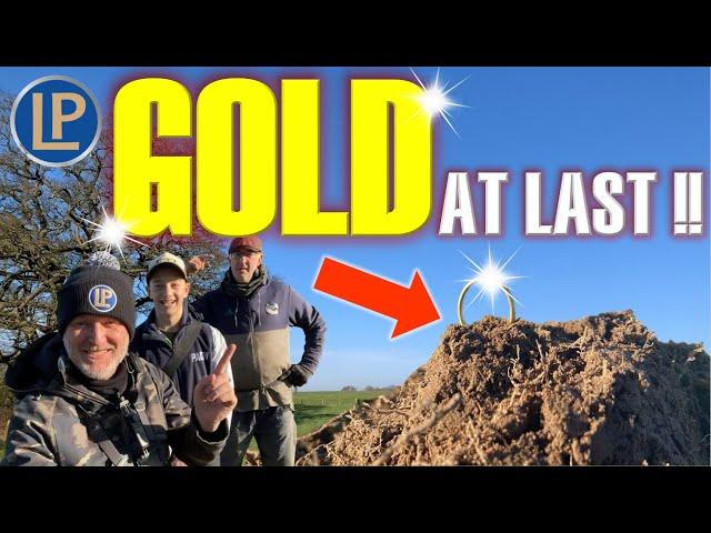 CENTURIES OLD GOLD Ring Found Metal Detecting | Digging HISTORY UK