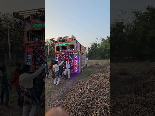 Dhara Dhara Goli Chal to Lakhisarai Ke Chauk Per || Rayfal ke Nok Pe #dance #trending #shorts
