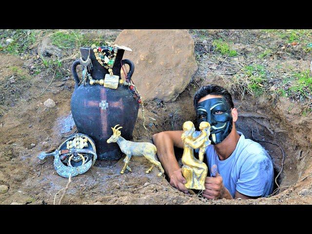 We Found Dangerous Treasure Full Of Gold Jewels And archaeological statues/treasure hunt /كنز أثري