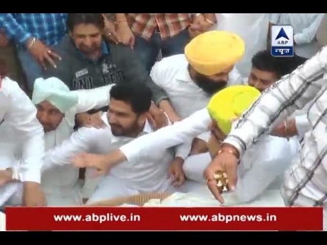 During last rites of Manmeet Singh; Bhagwant Mann got into a tiff with Akali Dal leader