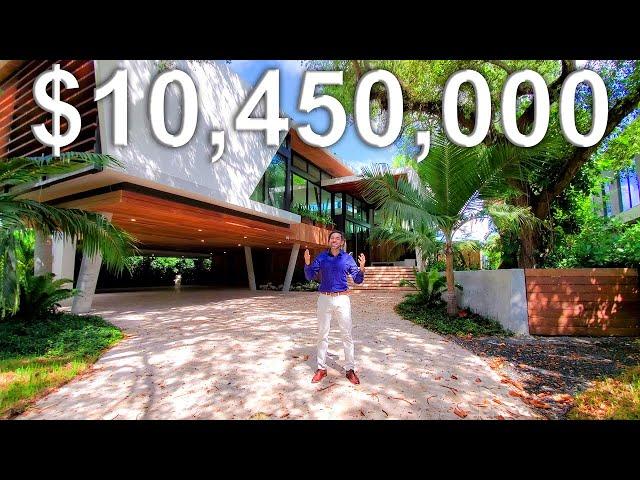 Recorriendo una nueva Mansion Tropical Moderna, obra maestra a la venta por $10,495,000 de Dolares