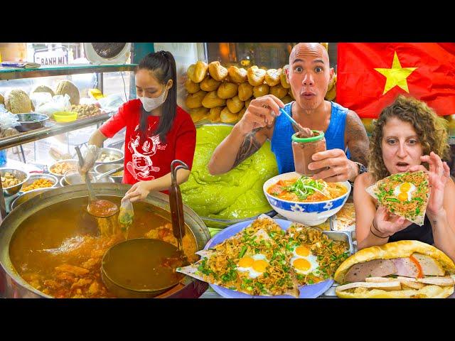 THE BEST VIETNAMESE Street Food in Da Nang - Banh Mi & Vietnamese Coffee + Vietnam Street Food Tour