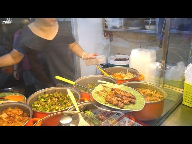 Yummy Thai Food in Singapore • Amoy Street Food Centre 