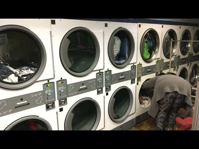 DOING LAUNDRY AT THE LAUNDROMAT~ SIX DRYERS FULL!