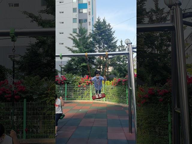 채니뽀 서서그네타기
