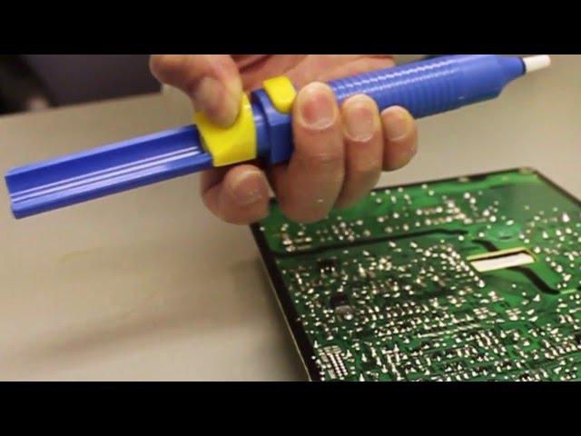 How to use a desoldering pump