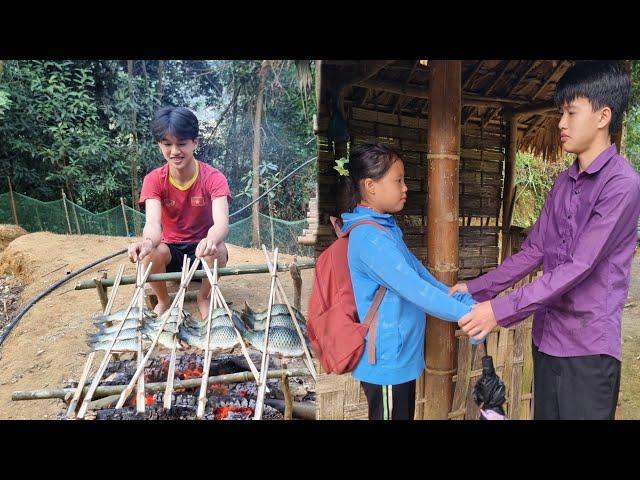 The boy bailed water from the pond to catch fish and dried the fish - Ly Dinh Quang