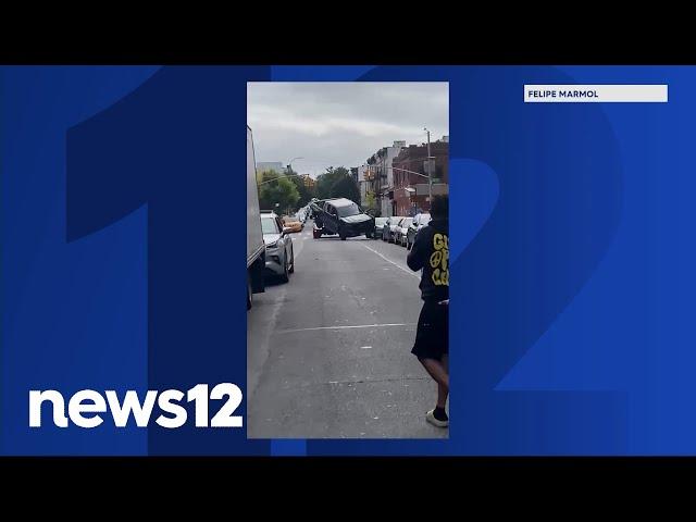 Shocking video shows Brooklyn road rage fight, tow truck hitting multiple cars | News 12