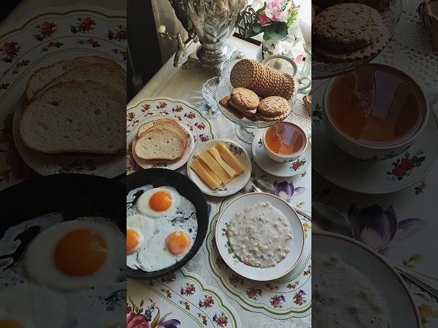 Первый дачный завтрак в этом году #дача #винтажнаяпосуда #посудассср #ностальгия #деревня