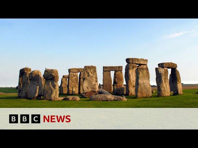 Scientists 'shocked' at new Stonehenge discovery | BBC News