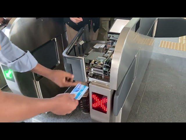 WRONG!!! Pushing the MRT Pass Card into the machine by mistake. Infoture